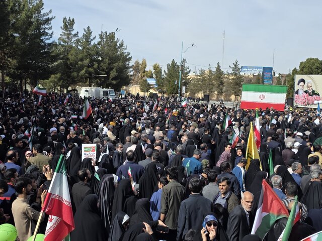 راهپیمایی باشکوه ۲۲ بهمن در کرمان برگزار شد