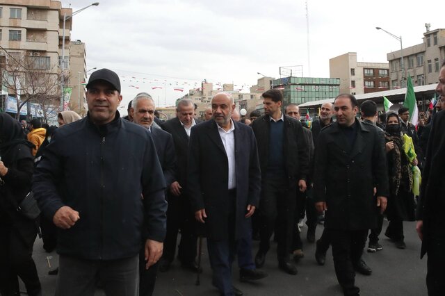 میدری: حل مشکلات نیازمند تغییر ریل اقتصاد است