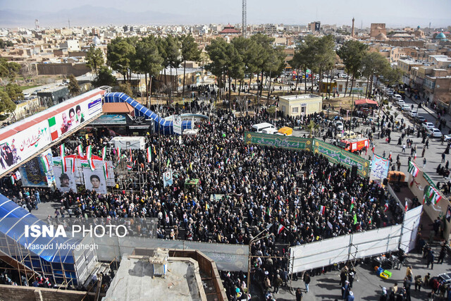 حضور باشکوه سمنانی‌ها در جشن انقلاب