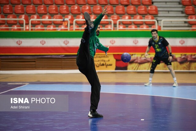 هفته چهاردهم لیگ برتر هندبال مردان/صدرنشینی موقت مس کرمان در روز پیروزی سپاهان