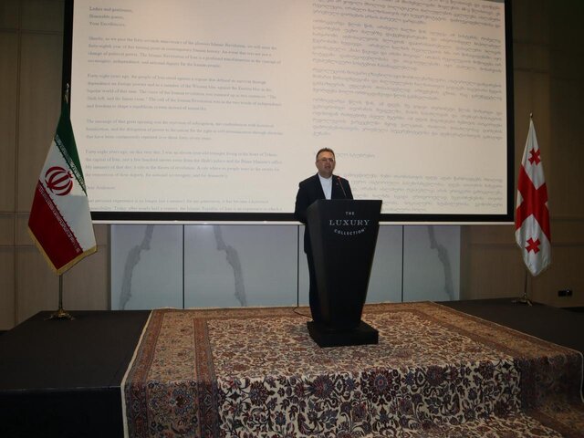 ایران هرگز تن به پذیرش شروط قدرت‌های بزرگ نداده است