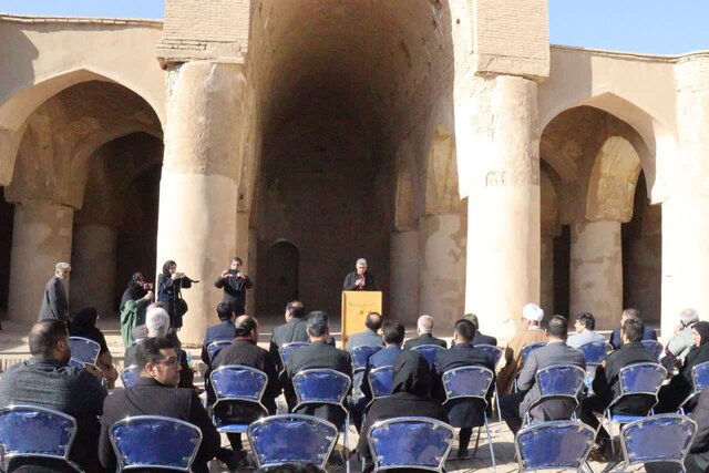 صالحی امیری تأکید کرد: صیانت هوشمندانه از تپه تاریخی حصار و مسجد تاریخانه دامغان