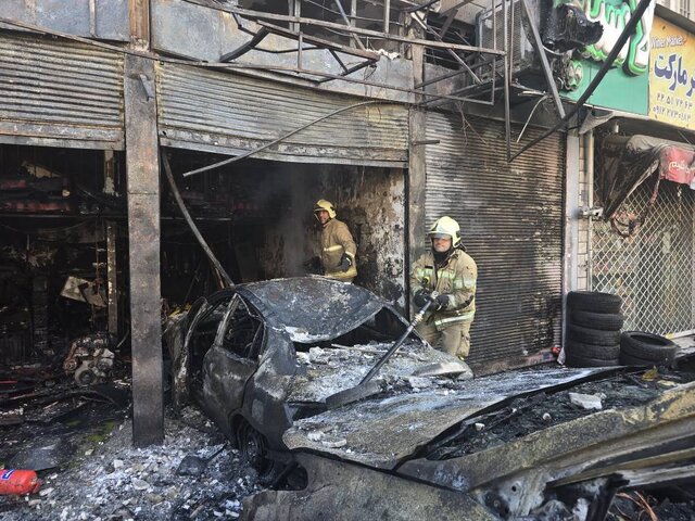 آتش سوزی در مغازه مکانیکی یک قربانی گرفت