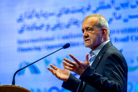 سخنرانی مسعود پزشکیان رییس جمهور در همایش بین‌المللی فرصت‌های سرمایه‌گذاری راهگذرهای ریلی و جاده‌ای