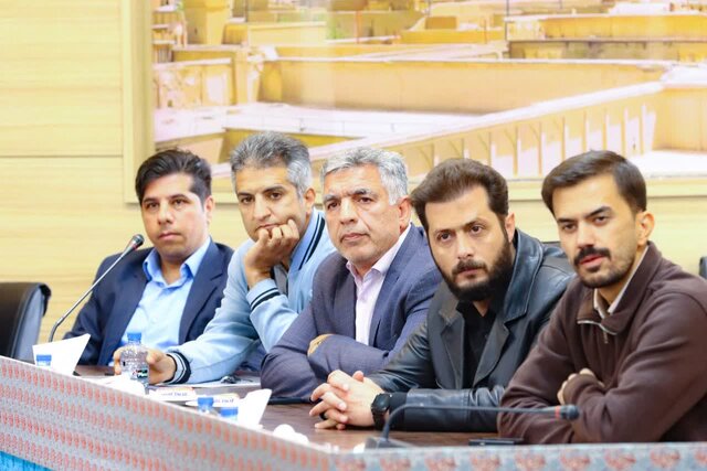 استاندار یزد پای حرف اصناف نشست؛ دستور تشکیل کارگروه ویژه برای رفع موانع کسبوکار