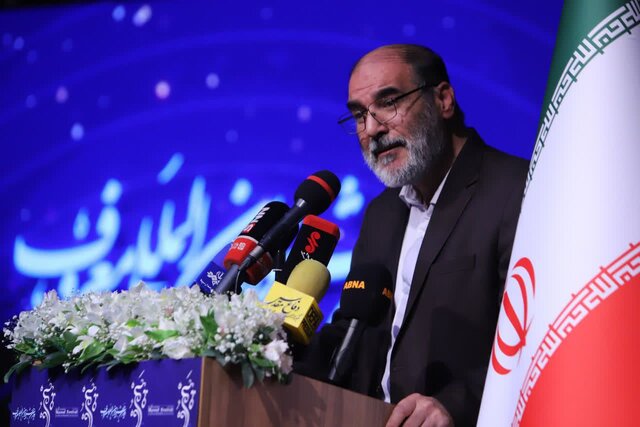 اهدای نشان «معروف» به داریوش ارجمند&nbsp;