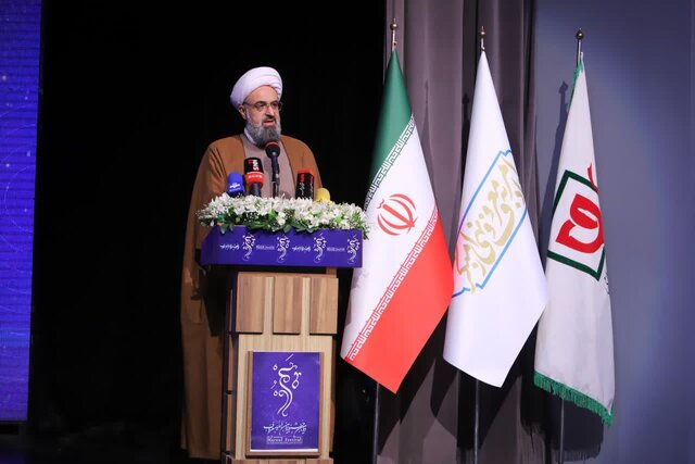 اهدای نشان «معروف» به داریوش ارجمند&nbsp;