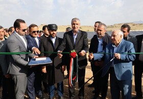 افتتاح فاز نخست نیروگاه خورشیدی کربنات سدیم فیروزآباد با حضور معاون رئیس‌جمهور