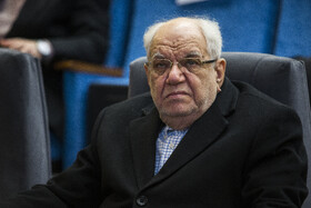 غلامرضا اَعوانی، رئیس انجمن حکمت و فلسفهٔ ایران در اختتامیه شانزدهمین جشنواره بین‌المللی فارابی