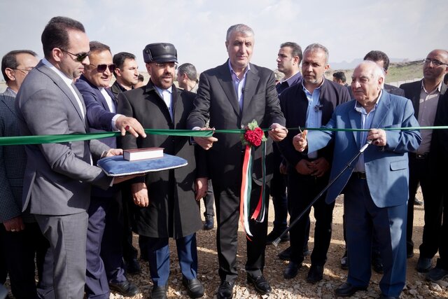 بهره‌برداری از فاز نخست نیروگاه خورشیدی فیروزآباد