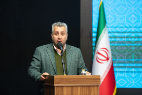 مجد‌الدین تاج،‌نماینده جامعه هنرمندان صنایع دستی در دیدار حجت‌الاسلام غلامحسین محسنی اژه‌ای با اقشار مختلف مردم