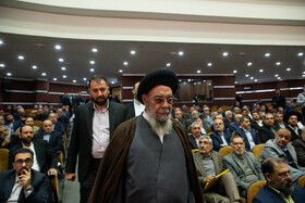 حضور آیت‌الله یوسف طباطبایی‌نژاد، امام جمعه و نماینده ولی فقیه در استان اصفهان در دیدار حجت‌الاسلام غلامحسین محسنی اژه‌ای با اقشار مختلف مردم