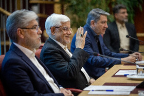  محمدرضا عارف، معاون اول رئیس جمهور و حسین سیمایی صراف، وزیر علوم در اختتامیه جشنواره بین‌المللی خوارزمی