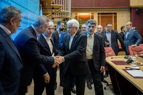 محمدرضا عارف، معاون اول رئیس جمهور و حسین سیمایی صراف، وزیر علوم در حاشیه اختتامیه جشنواره بین‌المللی خوارزمی