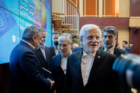  محمدرضا عارف، معاون اول رئیس جمهور و حسین سیمایی صراف، وزیر علوم در حاشیه اختتامیه جشنواره بین‌المللی خوارزمی