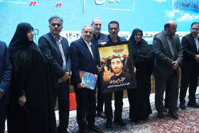 تقدیر از خانواده معلم شهید امنییت حسین بابری