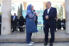 حضور وزیر اموزش و پرورش درمجموعه تاریخی حافظیه و اجتماع گسترده دانش‌آموزان شیرازی و اجرای سرود همگانی