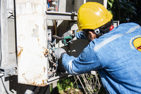 کنتورهای برق توسط مامورین امور برق شمال ساری بازدید میشوند و در صورت بروز تخلف جمع آوری میشوند.