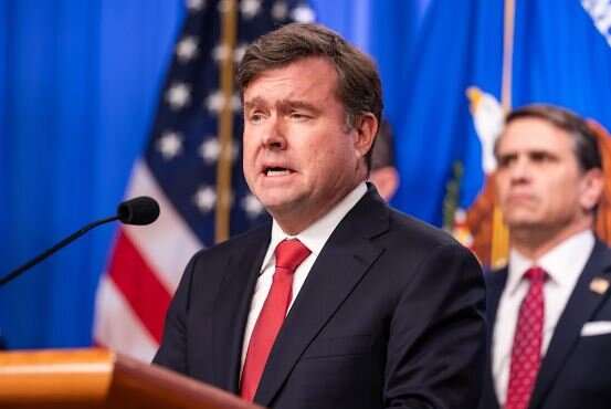 مسئول تحریمهای ترامپ با وزیر خزانهداری نساخت