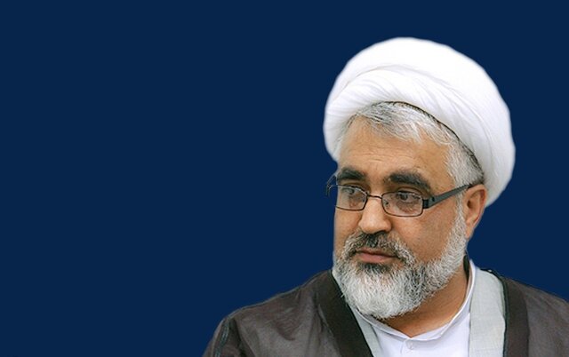 شاهی عربلو: مسئولان باید خود را خادم مردم بدانند