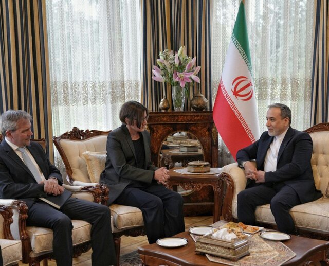 تاکید عراقچی بر مسئولیت جامعه جهانی برای مقابله با نقض‌های فاحش حقوق‌بشری رژیم صهیونیستی