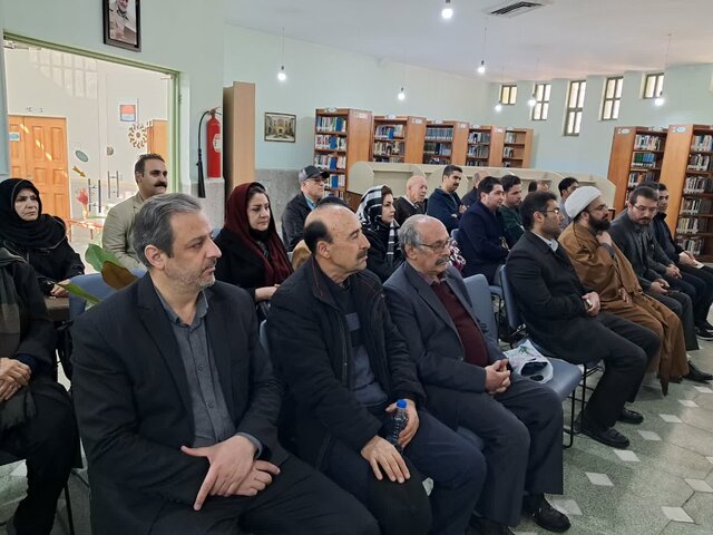 «با زلف شوویدت دلم شوونادی»؛ تازه‌ترین اثر شاعر ملایری رونمایی شد