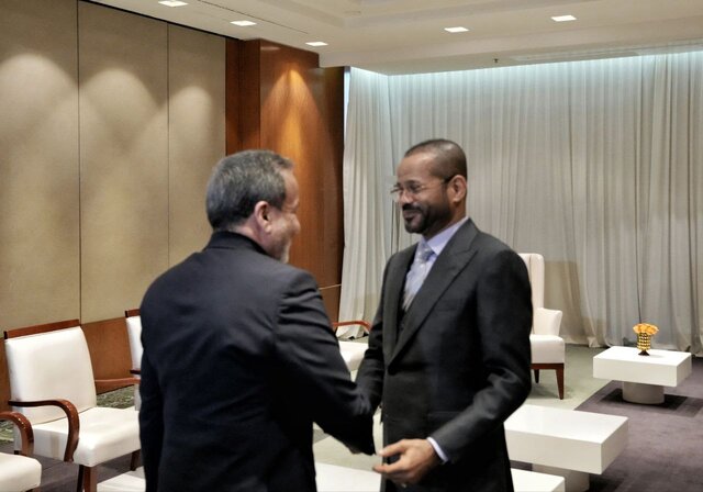 رایزنی وزیران امور خارجه ایران و عمان در ژنو جدیت ایران در استفاده از دیپلماسی نتیجهمحور برای تامین حقوق ملت ایران