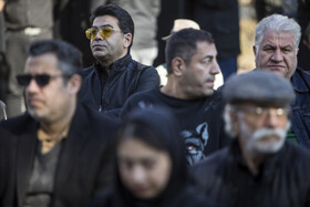 فرزاد حسنی، مجری در مراسم تشییع پیکر «عنایت بخشی»