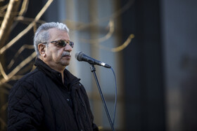 مهدی صباغ‌زاده، کارگردان سینما در مراسم تشییع پیکر «عنایت بخشی»