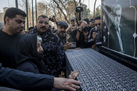 مراسم تشییع پیکر «عنایت بخشی»