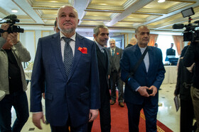 سرگئی یوگنیویچ سی وی لیف، وزیر انرژی روسیه و کاظم جلالی، سفیر ایران در روسیه در مراسم گشایش خانه فرهنگ روسیه - تهران