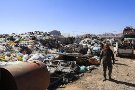 بازدید خبرنگاران از کارگاههای ضایعات با حضور شهردار کرمان