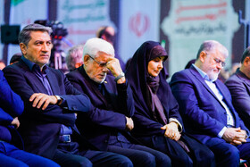 محمدصادق معتمدیان، فرزانه صادق و محمدرضا عارف در مراسم چهلم جانباختگان ناآرامی‌های دی ماه