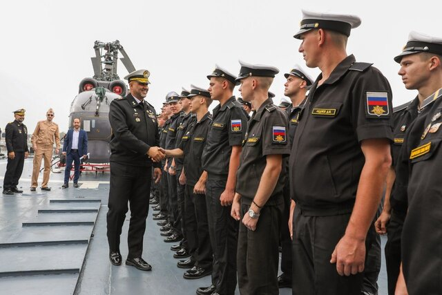 اخبار سیاسی ۲۹ بهمن؛ پهلوگیری ناو روسی در آبهای ایران/دیدار مقام روس با پزشکیان