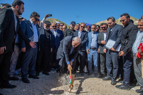 مراسم کلنگ زنی عملیات اجرایی طرح میان‌مدت تامین آب شرب شهرستان رامهرمز با حضور عباس علی‌آبادی وزیر نیرو