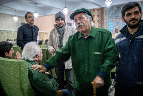 بهزاد فراهانی، بازیگر در مراسم ختم مرحوم عنایت بخشی