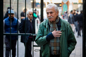 ایرج راد، بازیگر در مراسم ختم مرحوم عنایت بخشی