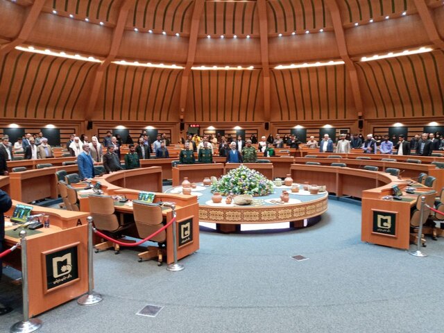 محفل انس با قرآن با حضور قاریان ممتاز بین المللی و کشوری در زاهدان برگزار شد