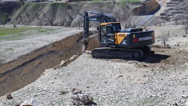 عملیات ایمن‌سازی محور پالایشگاه گاز ایلام برای پیشگیری از حوادث جاده‌ای