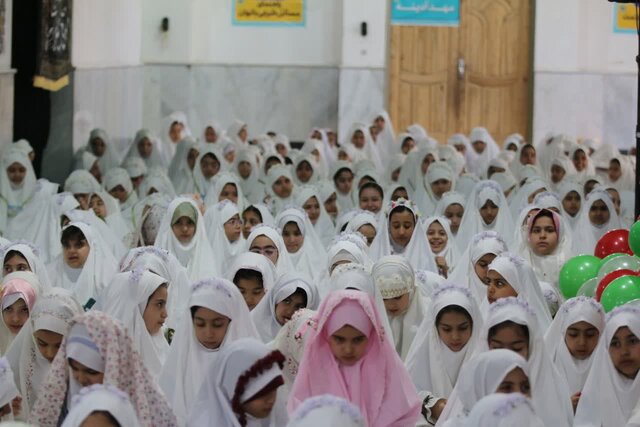 برگزاری جشن تکلیف ۱۵۰۰ دانش‌آموز ورامینی + فیلم