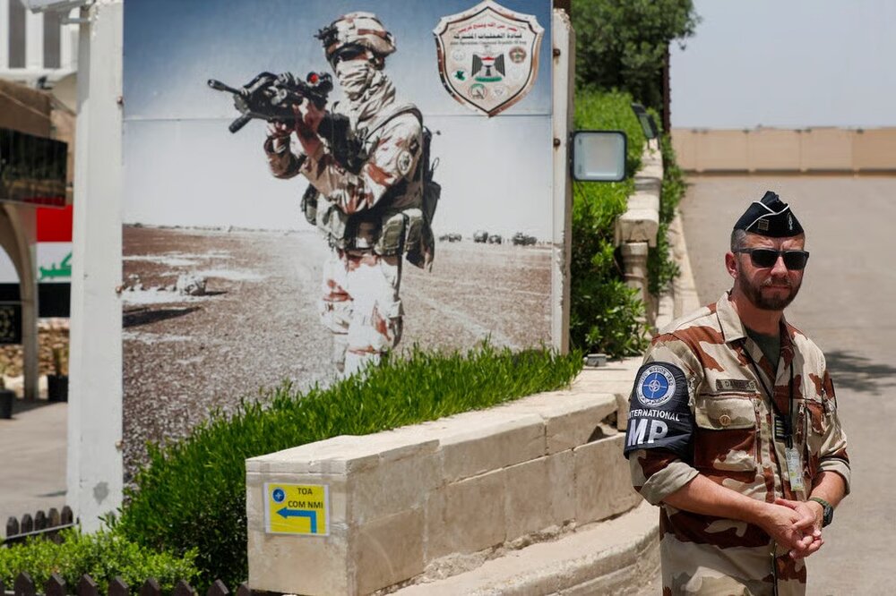 پالتیکو: آمریکا ناتو را برای پایان دادن به ماموریتش در عراق تحت فشار میگذارد