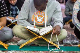 جزء خوانی قرآن کریم در حرم حضرت فاطمه معصومه(س)