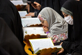 جزء خوانی قرآن کریم در حرم حضرت فاطمه معصومه(س)