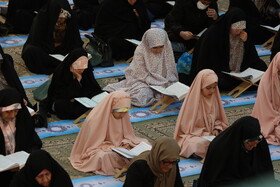 آیین جز خوانی قرآن کریم در حسینیه امام همدان همزمان با ماه مبارک رمضان