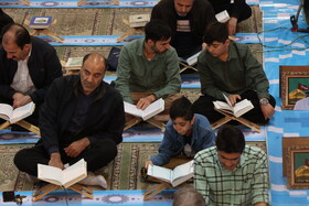 آیین جز خوانی قرآن کریم در حسینیه امام همدان همزمان با ماه مبارک رمضان