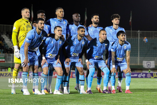 چادرملو مقابل پرسپولیس بازی می‌کند