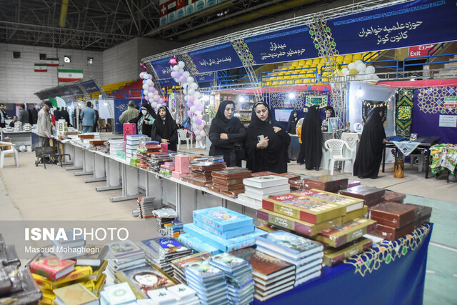 گلچینی از برترین ناشران ایران در نمایشگاه کتاب سمنان/ عرضه ۷۰۰ نوع قرآن در نمایشگاه قرآن