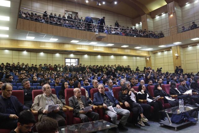 مراسم چهلم «آیدا حیدری» در دانشگاه تهران برگزار شد