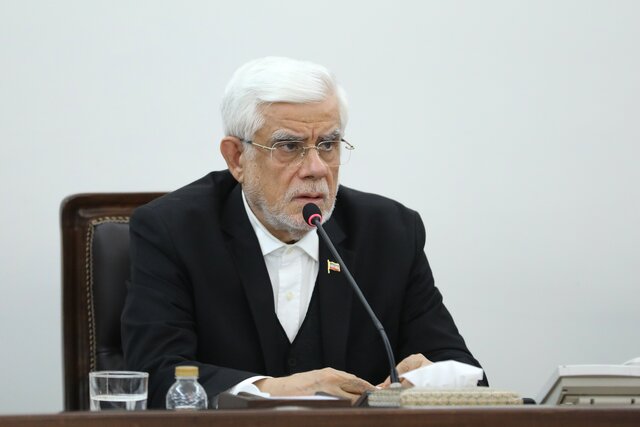 عارف: دولت مال مردم‌خور نیست/ امروز کسی نگاه توهین‌آمیز به بخش خصوصی ندارد 