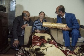 تجلیل از «برجعلی شیرزاد» توسط مهرداد رضازاده مدیرکل مدیرکل راه آهن شمال در منزل شخصی اش